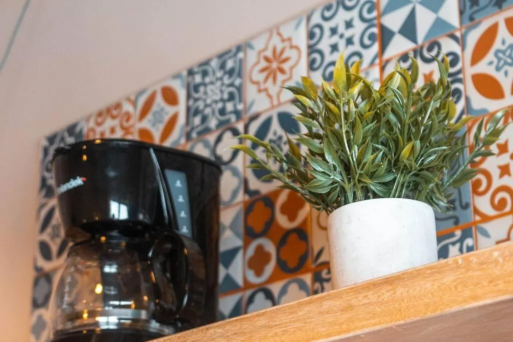 Apartamento En Laureles Barrio Turistico De Medellin Nid205 By Roots Rentals 0*,  Kolumbien