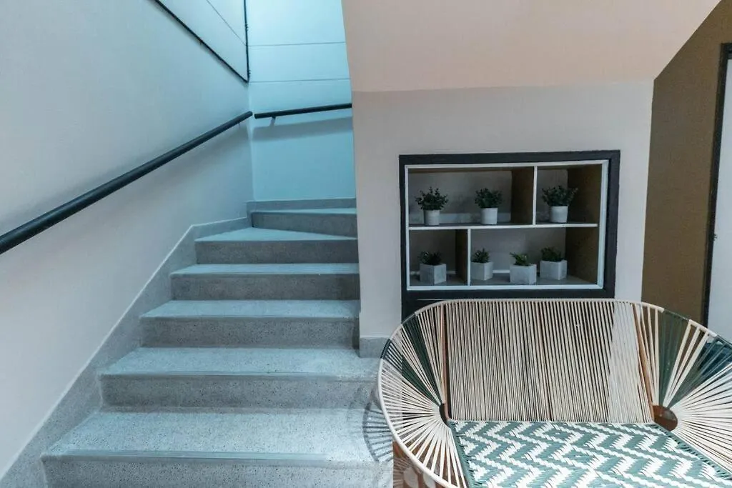 Apartment Apartamento En Laureles Barrio Turistico De Medellin Nid205 By Roots Rentals Kolumbien