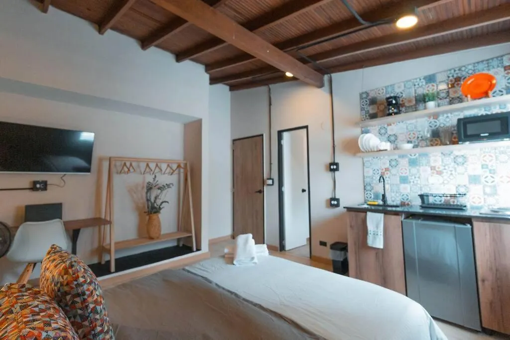 Apartamento En Laureles Barrio Turistico De Medellin Nid205 By Roots Rentals