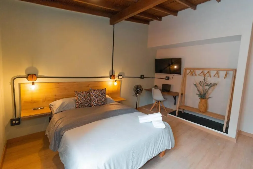 Apartamento En Laureles Barrio Turistico De Medellin Nid205 By Roots Rentals