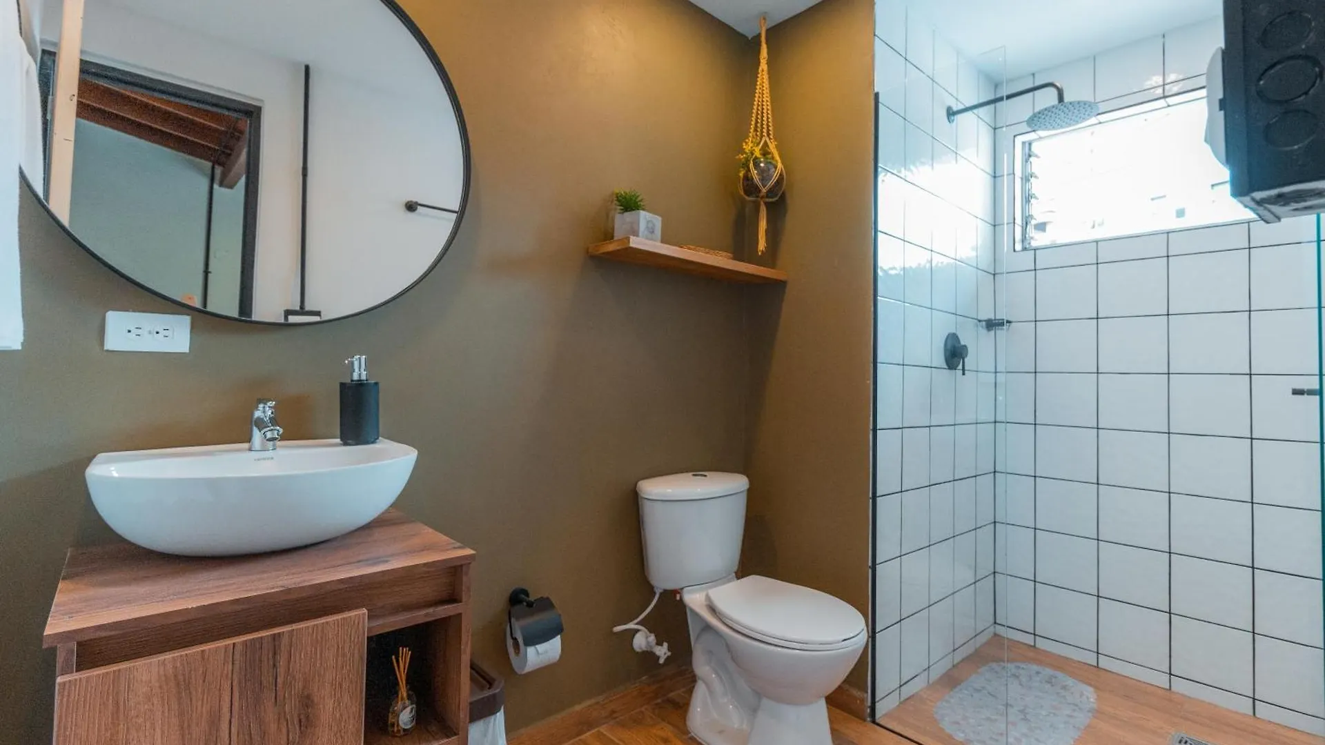 Apartment Apartamento En Laureles Barrio Turistico De Medellin Nid205 By Roots Rentals Kolumbien